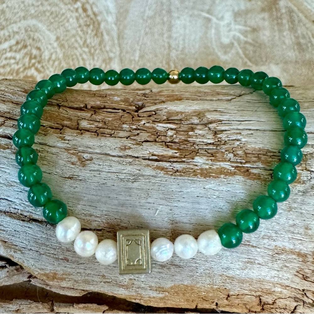 Mahjong bracelet- 4 mm green onyx beads, mahjong tile bead & freshwater pearls